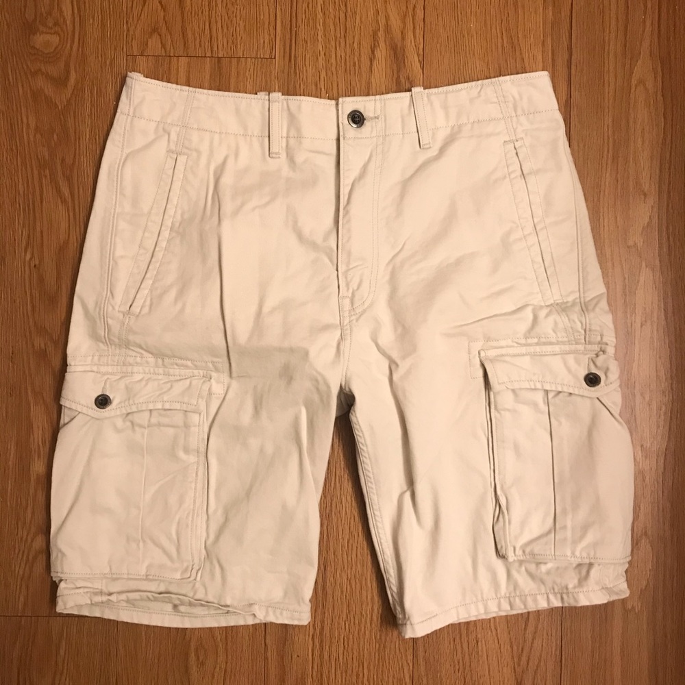 Levi’s Cargo Shorts size 32